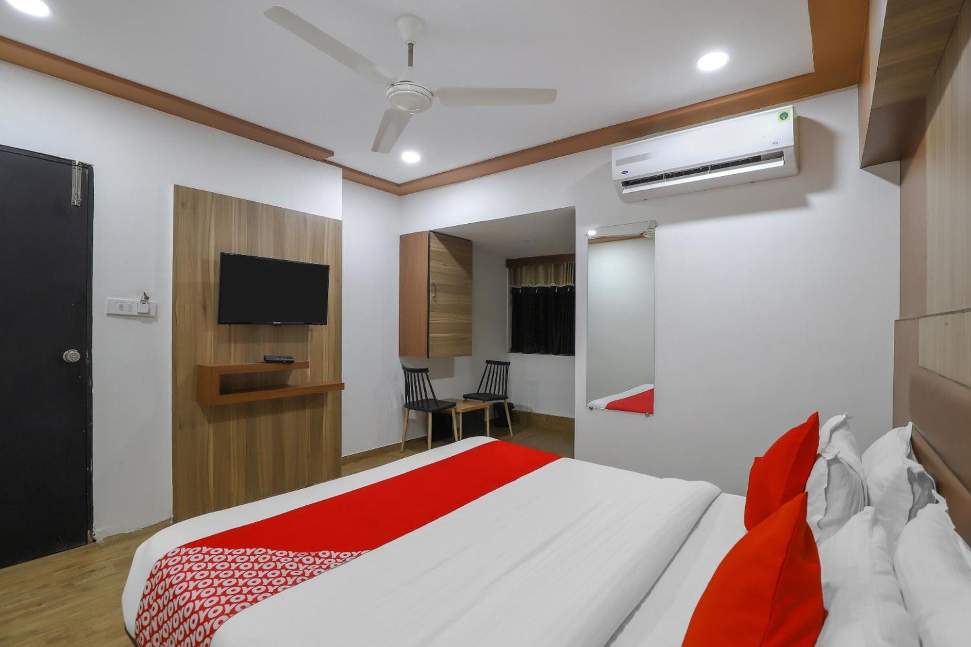 Oyo Hotel Shree Niwas Ahmedabad Extérieur photo